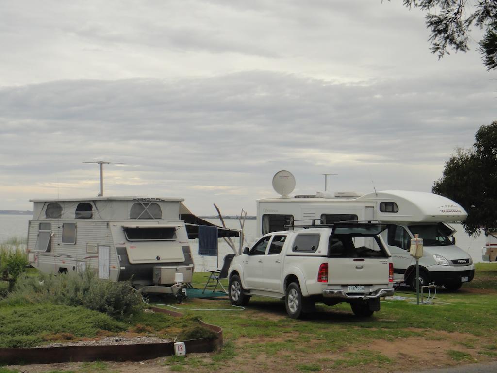 Lake Albert Caravan Park 호텔 매닌지 외부 사진