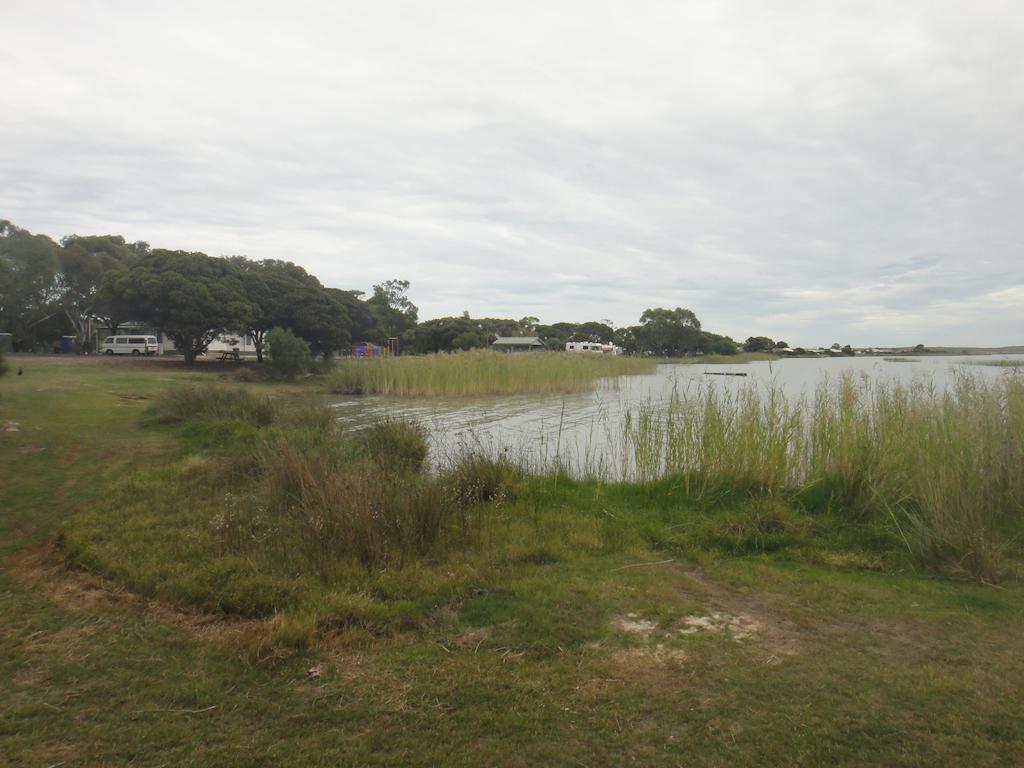 Lake Albert Caravan Park 호텔 매닌지 외부 사진