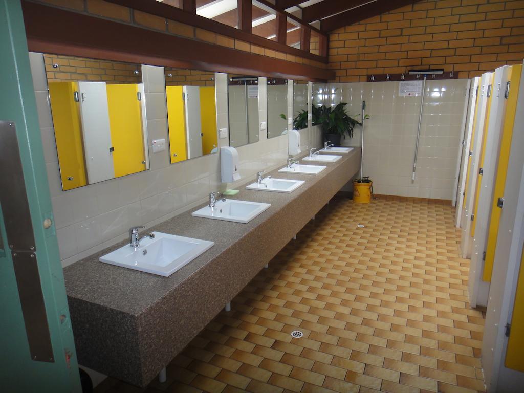 Lake Albert Caravan Park 호텔 매닌지 객실 사진