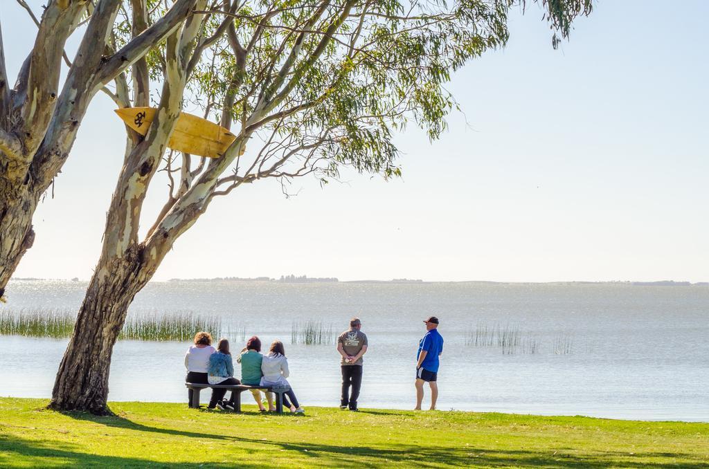 Lake Albert Caravan Park 호텔 매닌지 외부 사진