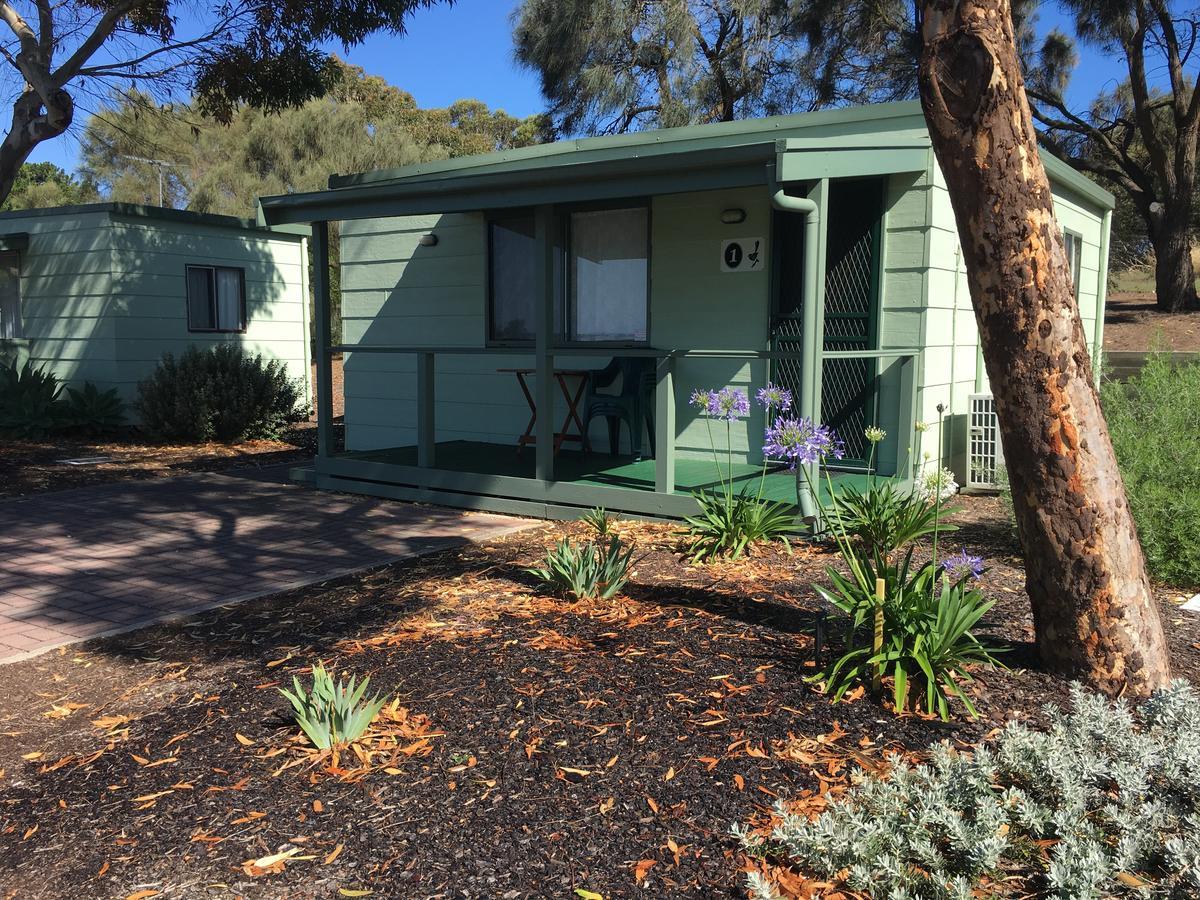 Lake Albert Caravan Park 호텔 매닌지 외부 사진