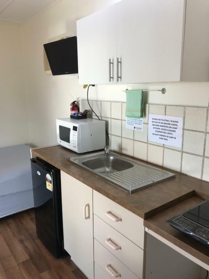 Lake Albert Caravan Park 호텔 매닌지 외부 사진