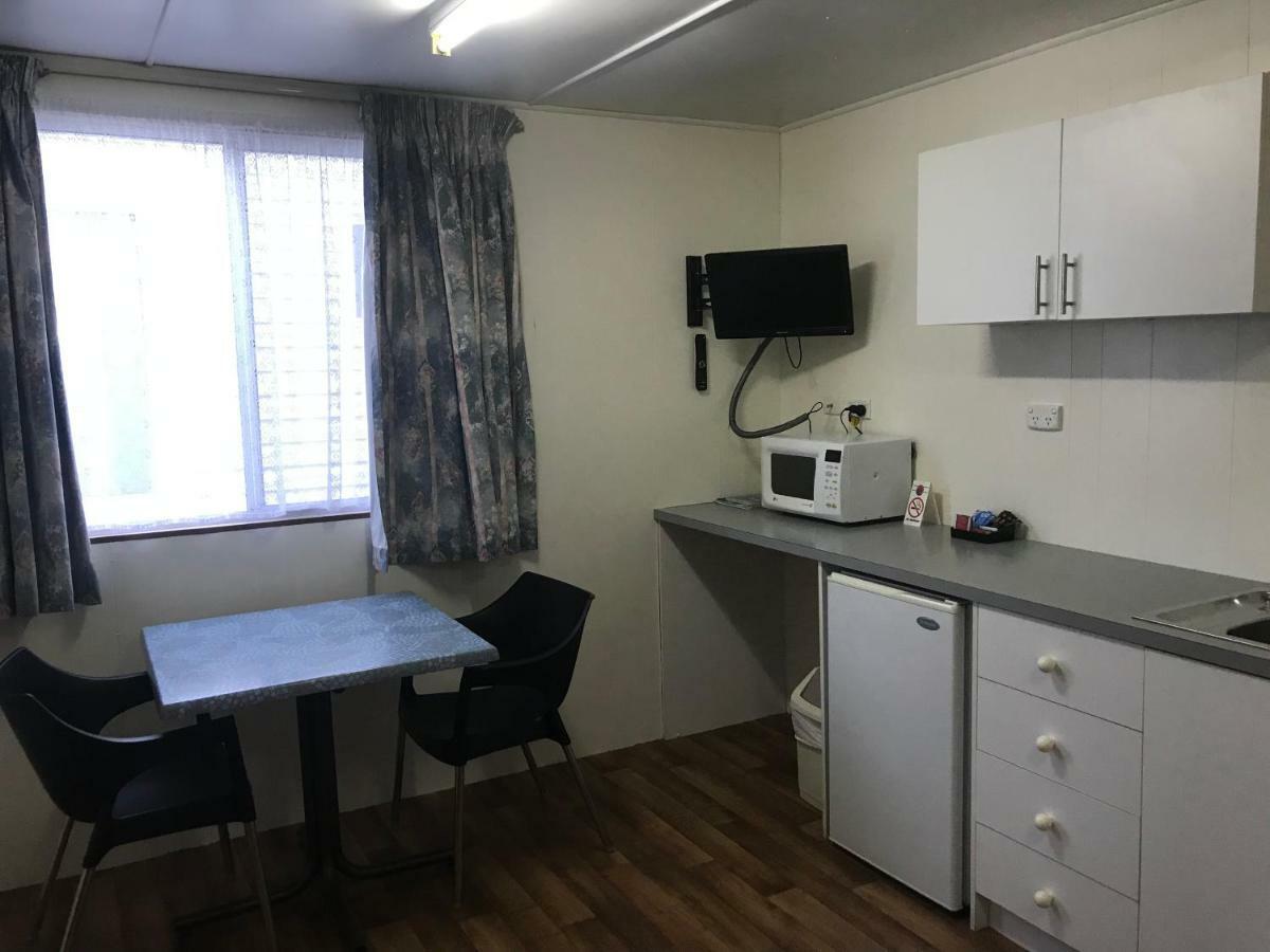 Lake Albert Caravan Park 호텔 매닌지 외부 사진