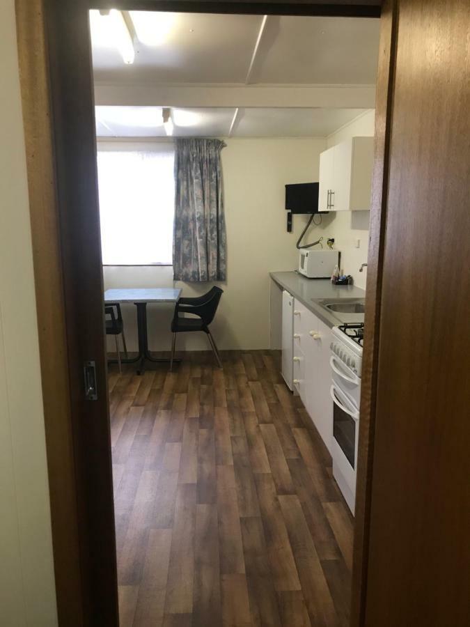 Lake Albert Caravan Park 호텔 매닌지 외부 사진