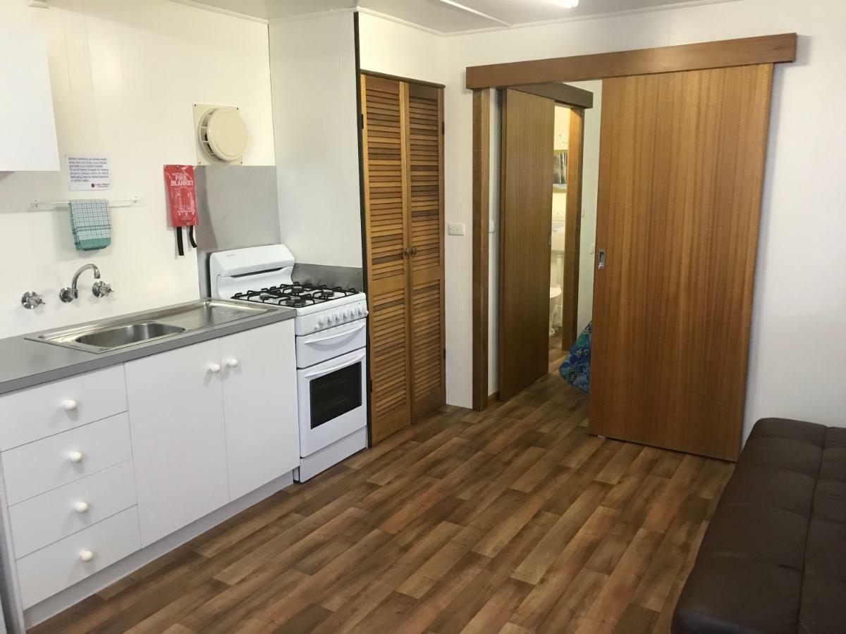 Lake Albert Caravan Park 호텔 매닌지 외부 사진
